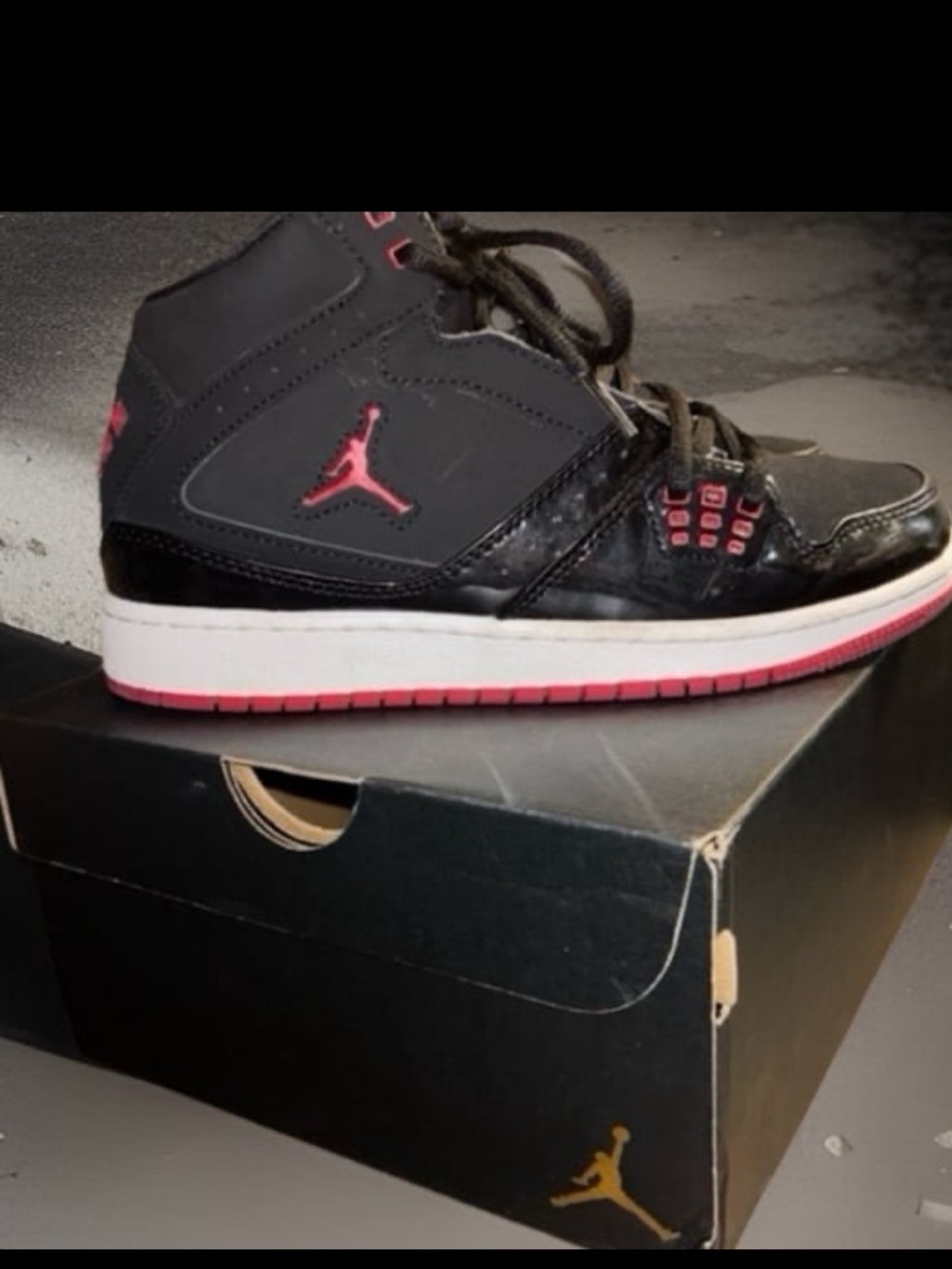 Nike Air Jordan 1 Flight "Bred" sneakers,, Big kid 4.5Y